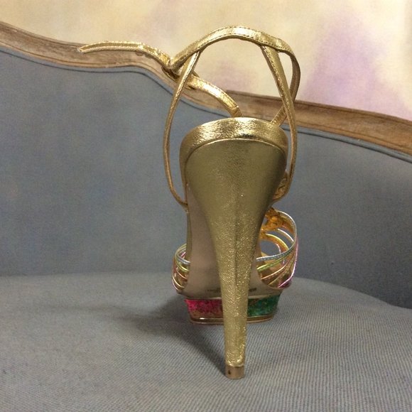 BCBGirls Women's Debby Platform T-Strap sandal, size 6.5 - Picture 13 of 15